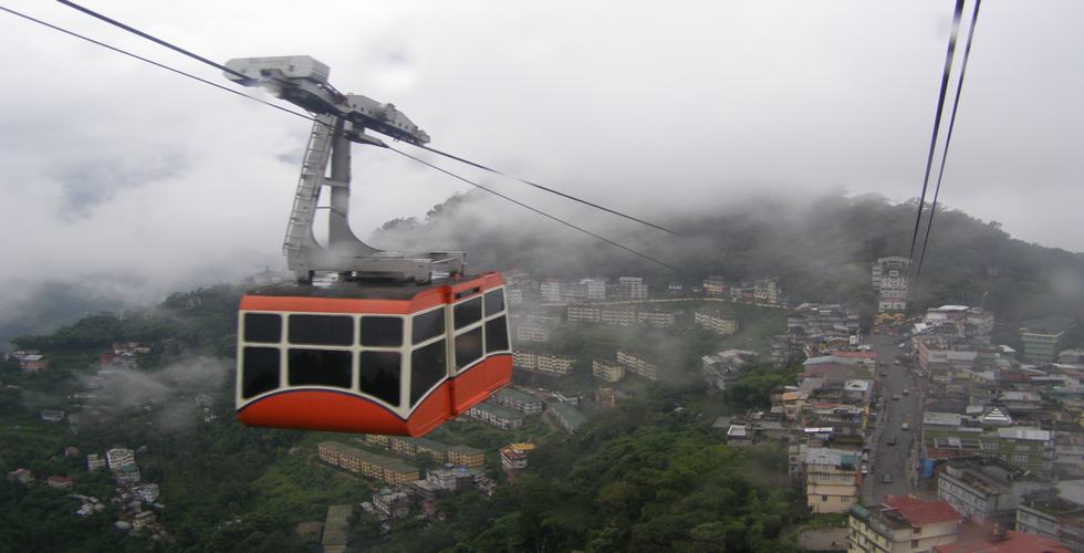 https://d3r8gwkgo0io6y.cloudfront.net/upload/Rope Way Ride04.jpg
